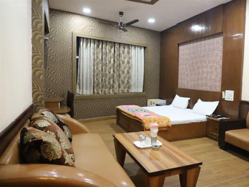 Rc Inn Sirsa Bagian luar foto