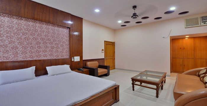 Rc Inn Sirsa Bagian luar foto
